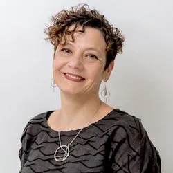Dr Roza Tsagarousianou
